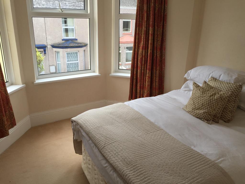 Cambridge House Bed & Breakfast Torpoint Eksteriør billede