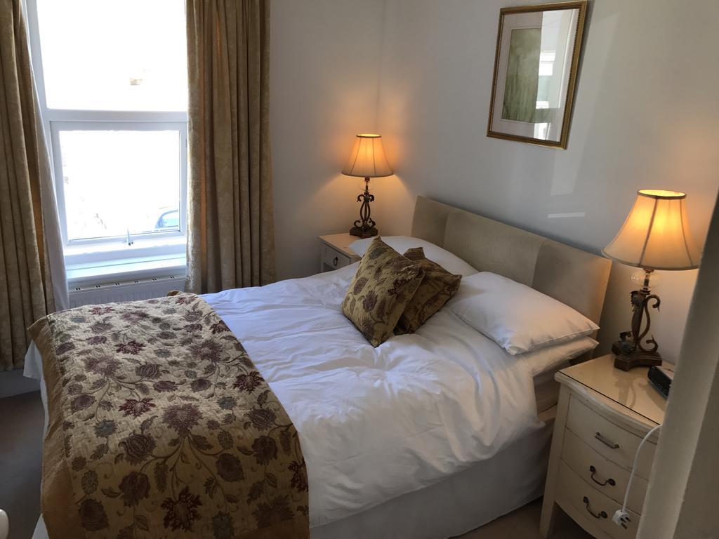 Cambridge House Bed & Breakfast Torpoint Eksteriør billede